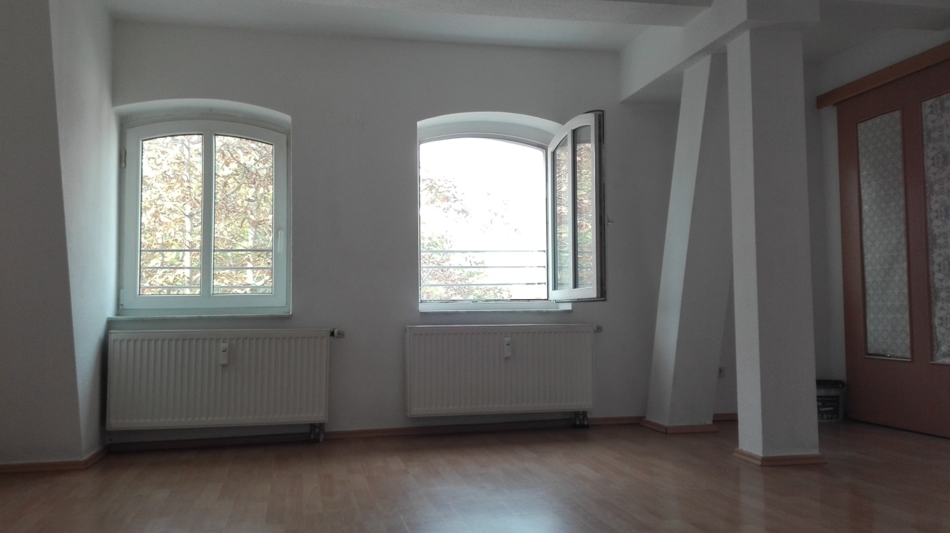 Schöne Dachwohnung mit Sonnenbalkon ! – Dryanerstrasse 8, 6110 Halle (Saale) Halle – Vorschaubild 3