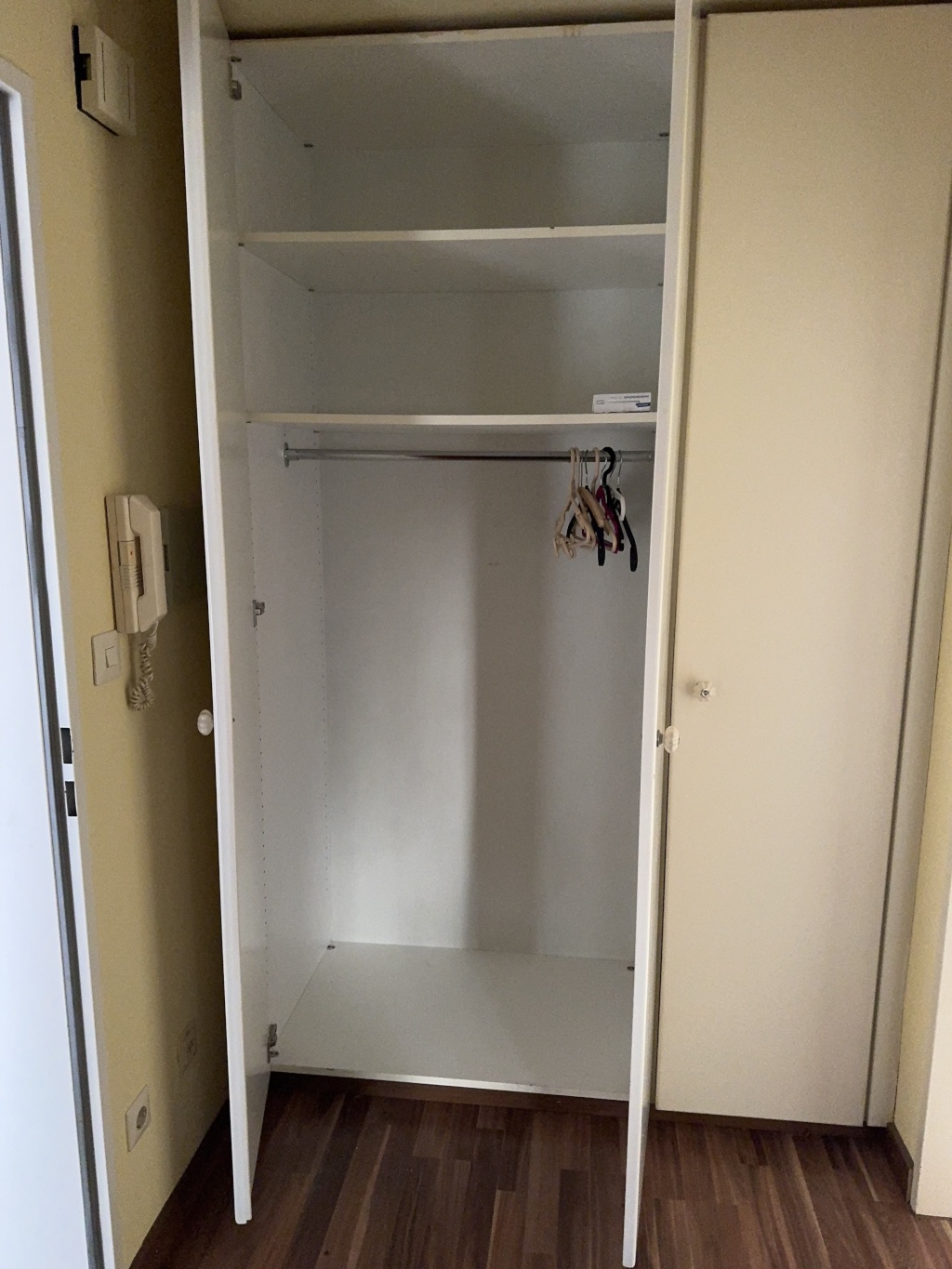 Flat Ottobrunn Burgmaierstraße 9A - Schrank im Flur
