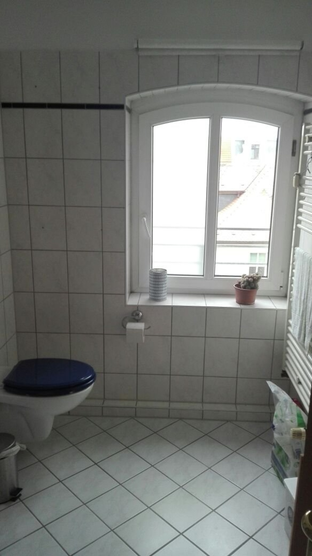 Schöne Dachwohnung mit Sonnenbalkon ! – Dryanerstrasse 8, 6110 Halle (Saale) Halle – Vorschaubild 9