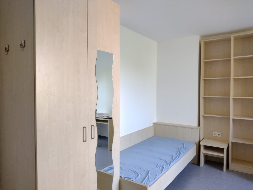 Schönes helles 1-Zimmer-Appartement, möbliert, Wohnheim Nähe Uni Hubland, NUR für Studierende ab 1.12. – 97218 Würzburg Campus Hubland Nähe Gerbrunn – Vorschaubild 5
