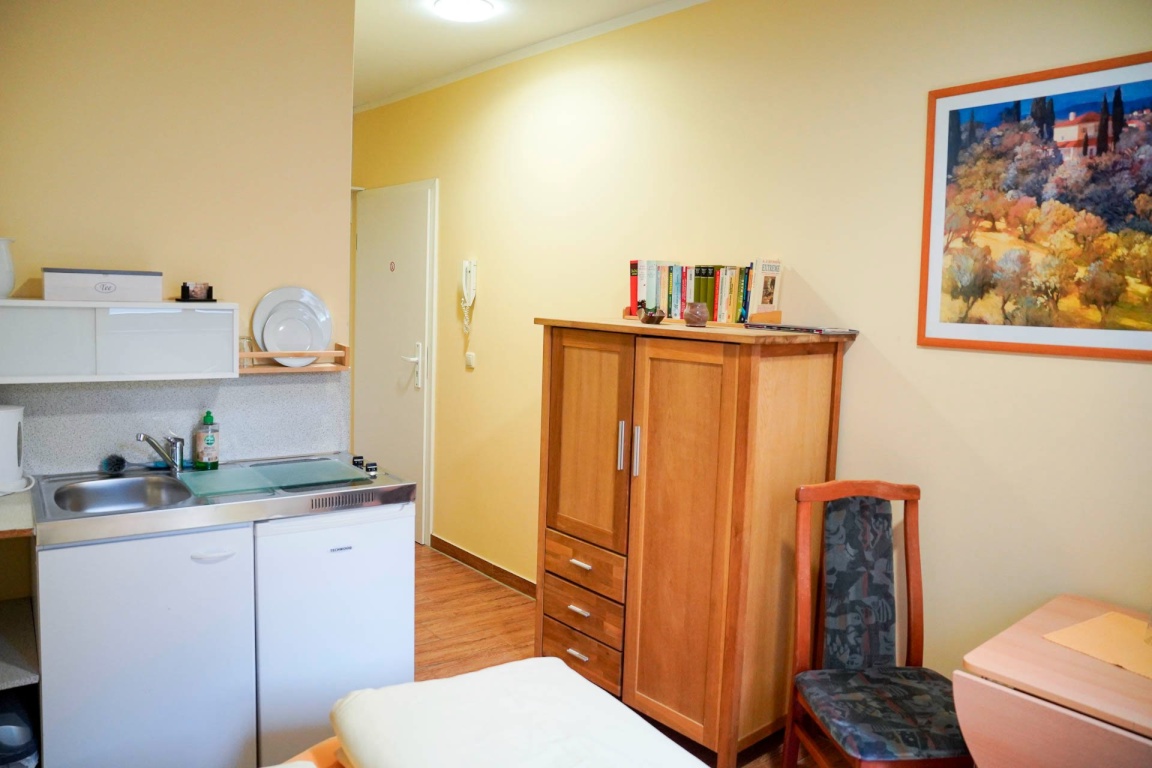 Zimmer "Am Augustiner Kloster", (insb. bei Ausbildung, Weiterbildung und Montage) – Gotthardtstraße 16, 99084 Erfurt Erfurt-Altstadt – Vorschaubild 2