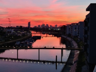 Imagen del anuncio: Luxus pur! Großes 1 Zimmer Appartement am Wasser mit Skyline-Blick, flexible Mietdauer