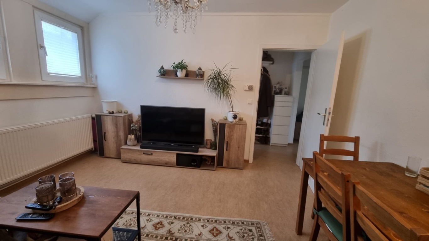 2 ZKB an Mitbewohner innerhalb einer 5 Z 2K 2B Maisonette-Wohnung (DHH, 95 qm) gesucht