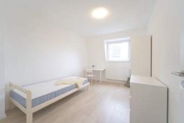 Möbliertes Zimmer mit Garten & Luxusbad