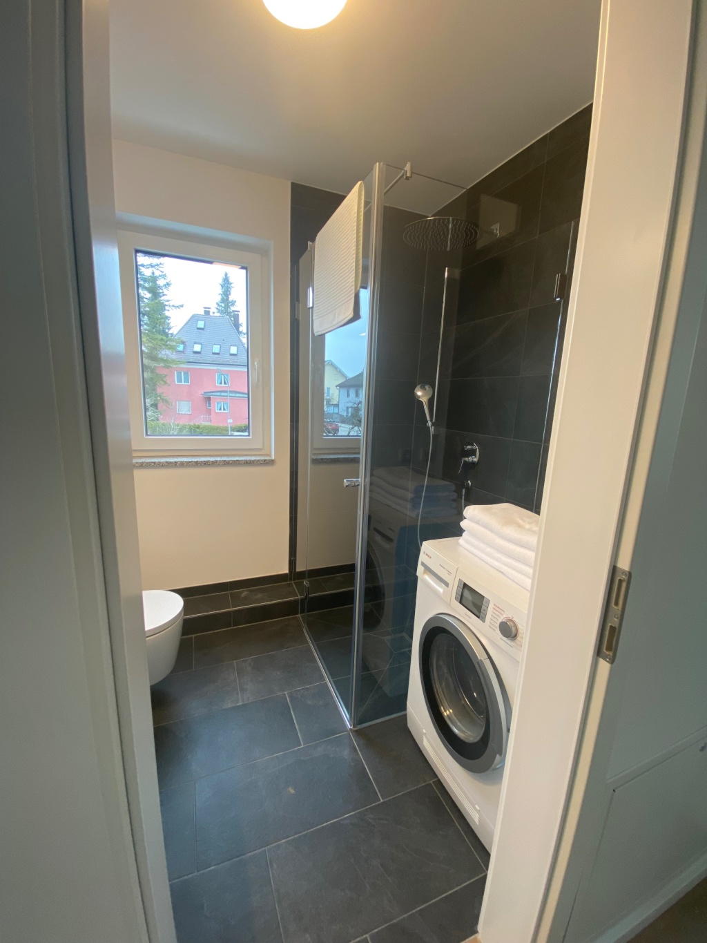 Flatshare Ramersdorf-Perlach Ottobrunnerstr 102 - Bathroom 1. FL