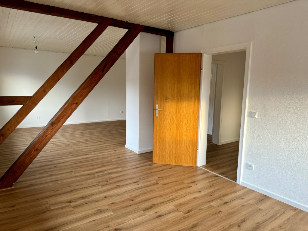 Wohnung in TOP-Lage - auch WG-geeignet - mit Infrastruktur und Nähe zu Universität/Heidelberg! – Schwabenheimer Straße 27, 69221 Heidelberg Dossenheim – Vorschaubild 3