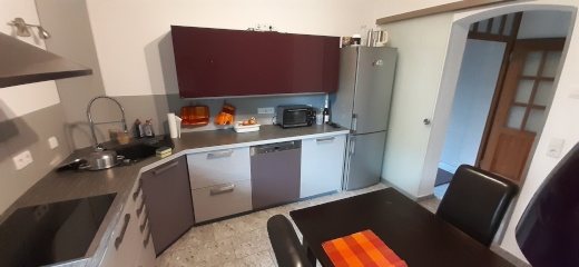 Wunderschönes helles Zimmer in dreier WG mit Top Anschluss an ÖPNV; Wohnung kernsaniert, modern eingerichtet, inklusive  Putzfrau