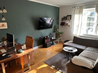 Anzeigenbild: Zimmer im EG direkt am Park 16qm2,  S-Bahn, Einkaufsmöglichkeiten, Altbau und Natur
