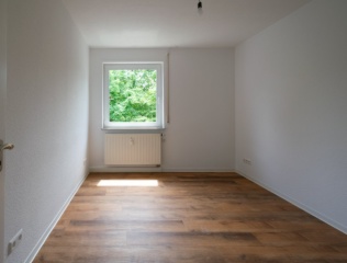 Anzeigenbild: WG-Zimmer in Pfullingen: Zimmer in einer 3er-/4er-WG mit Blick ins Grüne