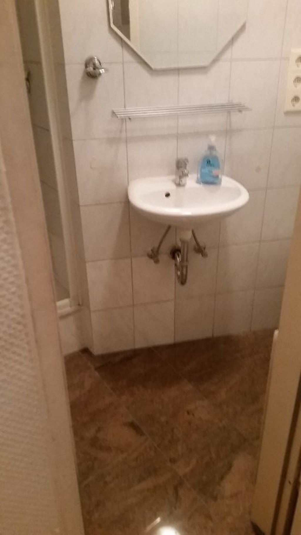 ab sofort/möbliert, 2 Apartments frei - direkt am Rhein – Deutz-Mülheimer Str., 51063 Köln Mülheim – Vorschaubild 7
