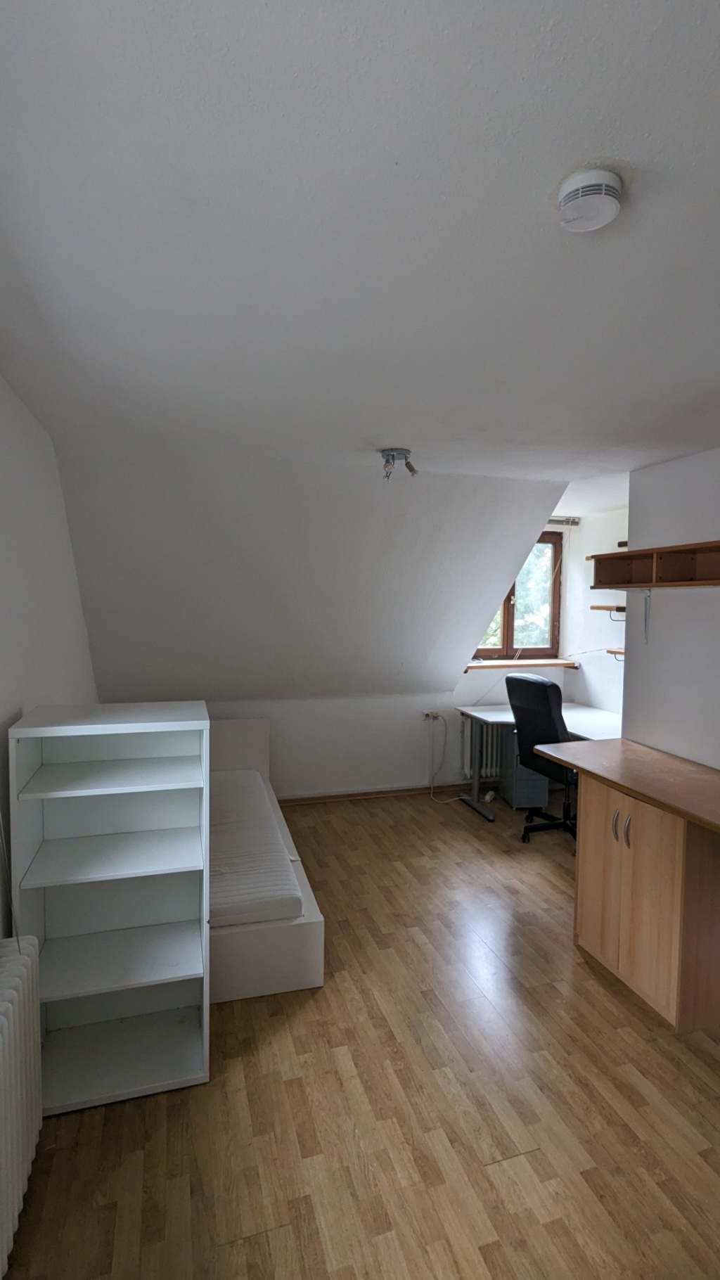 Habitación en WG Ost Stafflenbergstraße 66 - Altbauzimmer 1