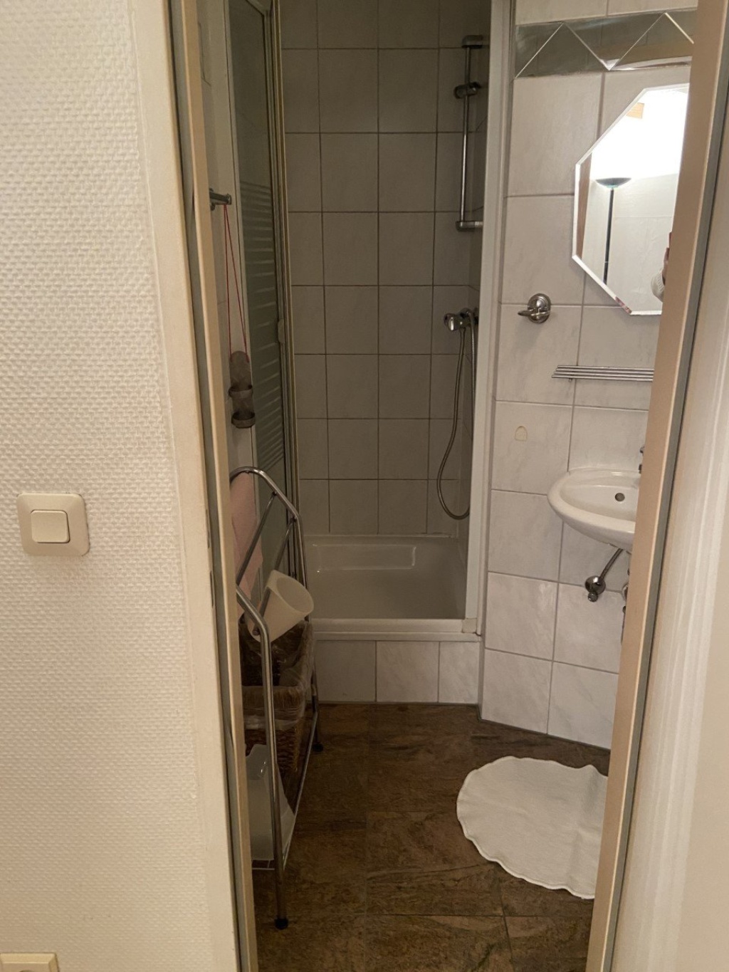ab sofort/möbliert, 2 Apartments frei - direkt am Rhein – Deutz-Mülheimer Str., 51063 Köln Mülheim – Vorschaubild 5