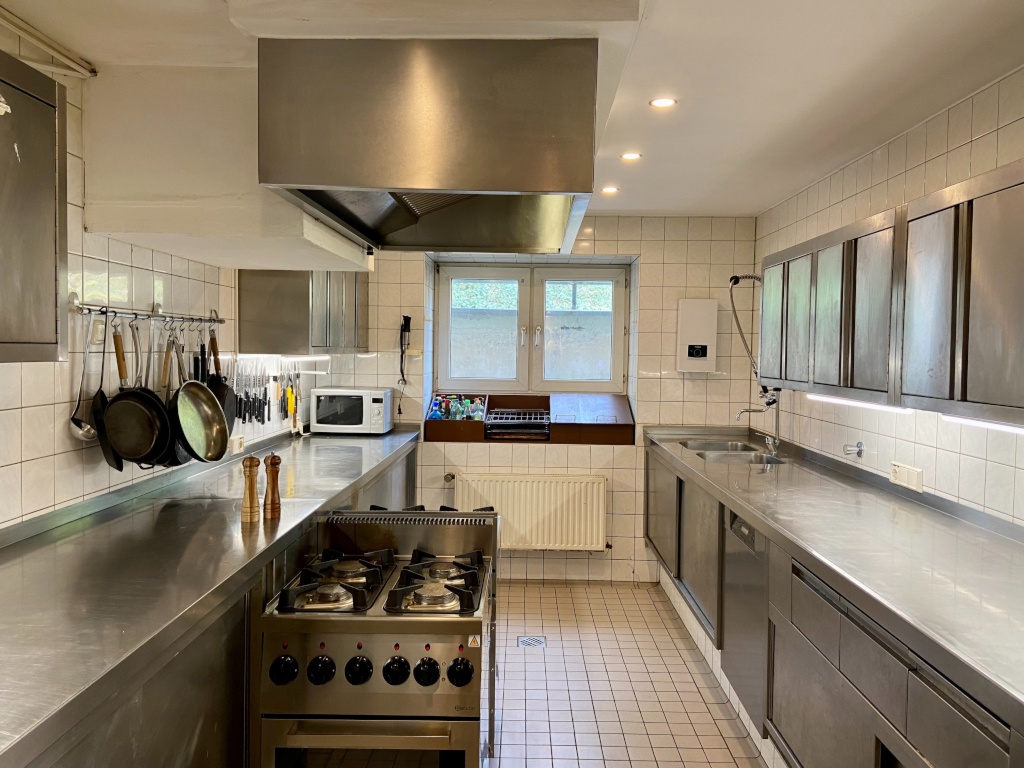 WG-Zimmer Aachen Hexenberg 10 - Moderne Industrieküche