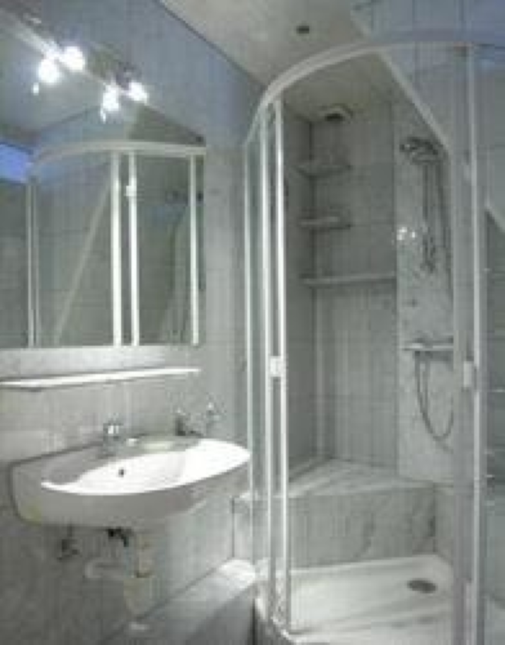 Rheinblick-Wohnung/möbliert, in 30 Sek.zum Rhein – Deutz-Mülheimer Str. 205, 51063 Köln Köln Mülheim – Vorschaubild 12