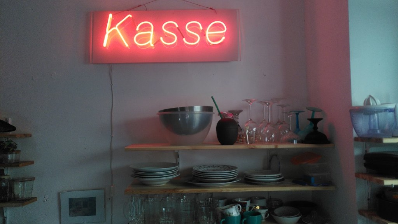 Flat Neukölln Lohmühlenstraße 38 - Check Please
