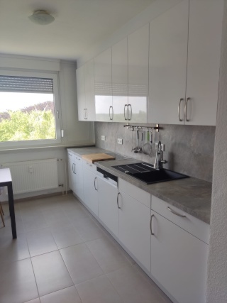 Imagen del anuncio: Mobilierte 3-Zimmer-Wohnung mit Balkon und toller Aussicht in Dormagen-Hackenbroich