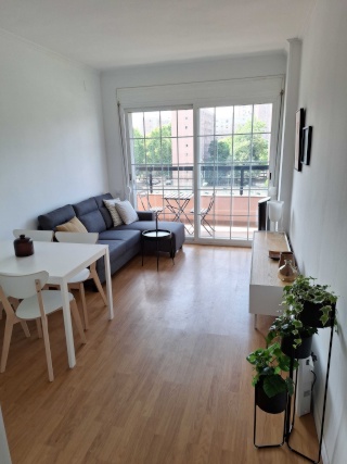 Imagen del anuncio: Rooms for rent for female students (Zona Sant Martí)