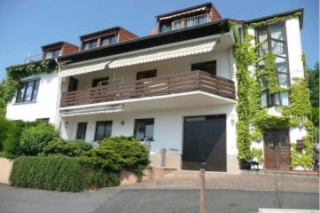 Imagen del anuncio: Attraktives,  komfortabel eingerichtetes Zimmer (ca.25 qm) in 4er WG