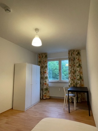 Ad image: Möbliertes WG-Zimmer in einer frisch renovierten 2-Zimmer-Wohnung in Schwalbach