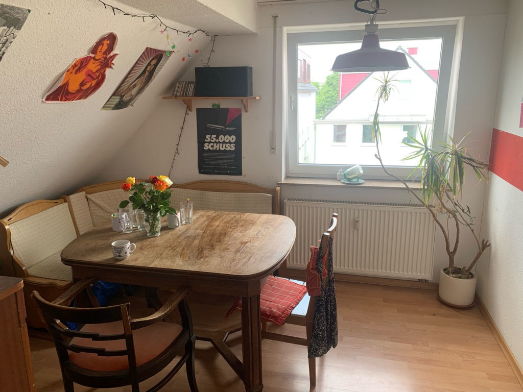 Flatshare Pluggendorf Scharnhorststraße - Der Wohn-/Essbereich neben der Küche