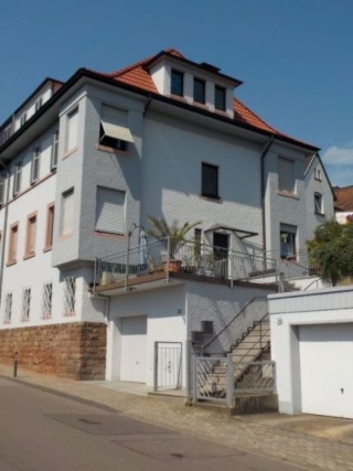 Anzeigenbild: vollmöbliertes Studentenzimmer in 3er WG in sanierter Altbauvilla, Saarbrücken St. Arnual