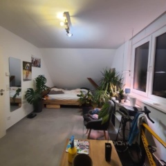 Ad image: Become part of our colorful flatshare! (Couple friendly)