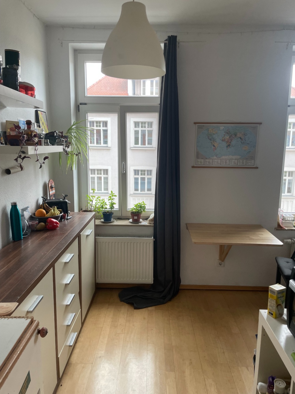 1-Zimmer Wohnung zur Zwischenmiete in Connewitz/ 1-room flat for sublet