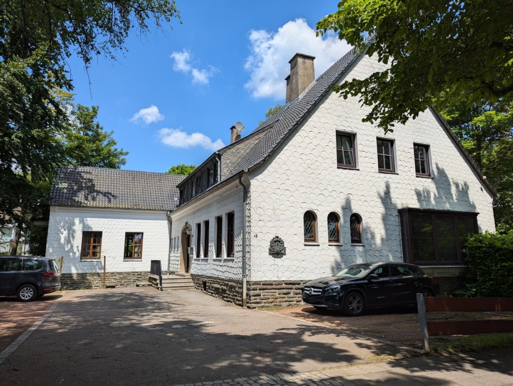 Habitación en WG Aachen Melatener Straße 48 - Haus von Außen mit Parkplatz