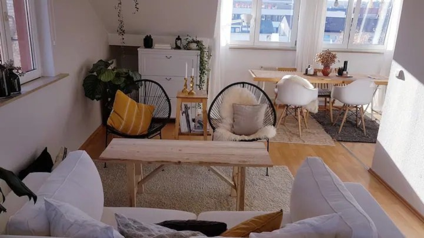 Stilvolle 2-Zimmer-Wohnung mit Fernblick & optionalem Carport