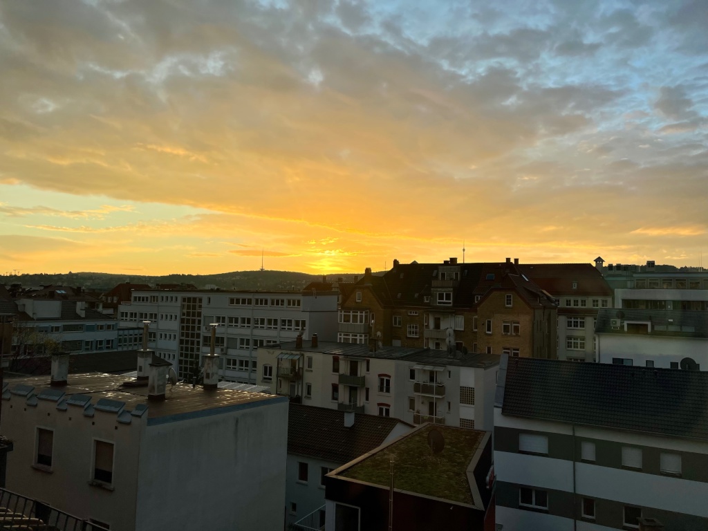 Stilvolle 2-Zimmer-Wohnung mit Fernblick & optionalem Carport – Forststraße 87, Stuttgart 70176 Stuttgart West – Vorschaubild 11