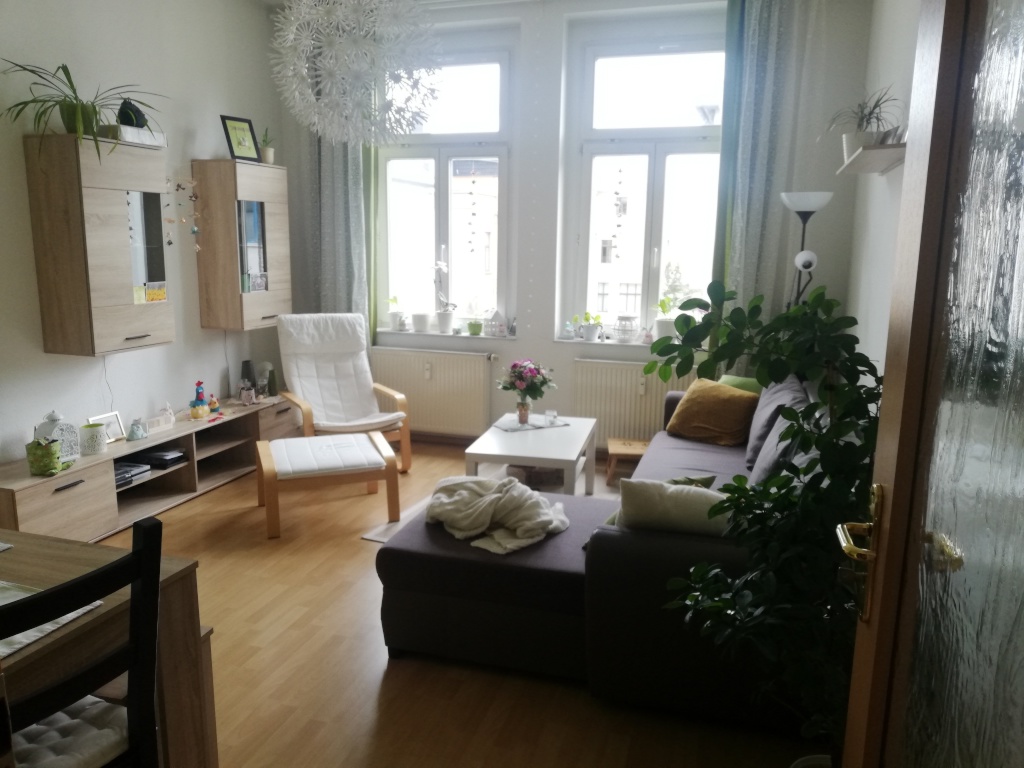 Schöne 3 Zimmerwohnung mit Balkon und Einbauküche (WG geeignet)