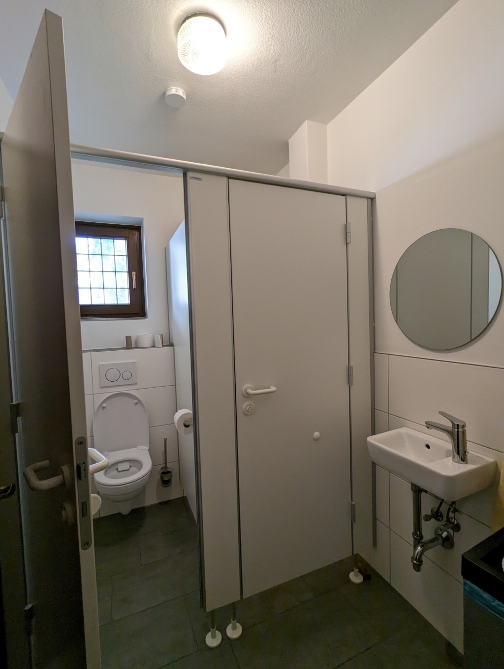 Habitación en WG Aachen Melatener Straße 48 - WC unten (2024 saniert)