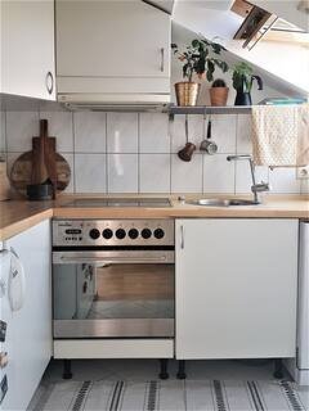 Stilvolle 2-Zimmer-Wohnung mit Fernblick & optionalem Carport – Forststraße 87, Stuttgart 70176 Stuttgart West – Vorschaubild 5