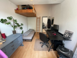 Anzeigenbild: Geräumiges Zimmer direkt an der Uni