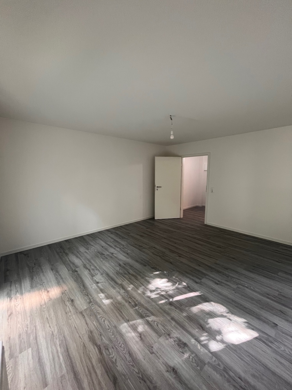 Modernes Appartement im Klinikviertel ab 01.10. verfügbar – 44137 Dortmund Klinikviertel – Vorschaubild 2