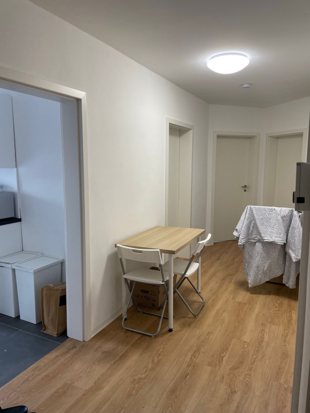 WG-Zimmer Zuffenhausen Sachsenstraße 25 - Flur (2)