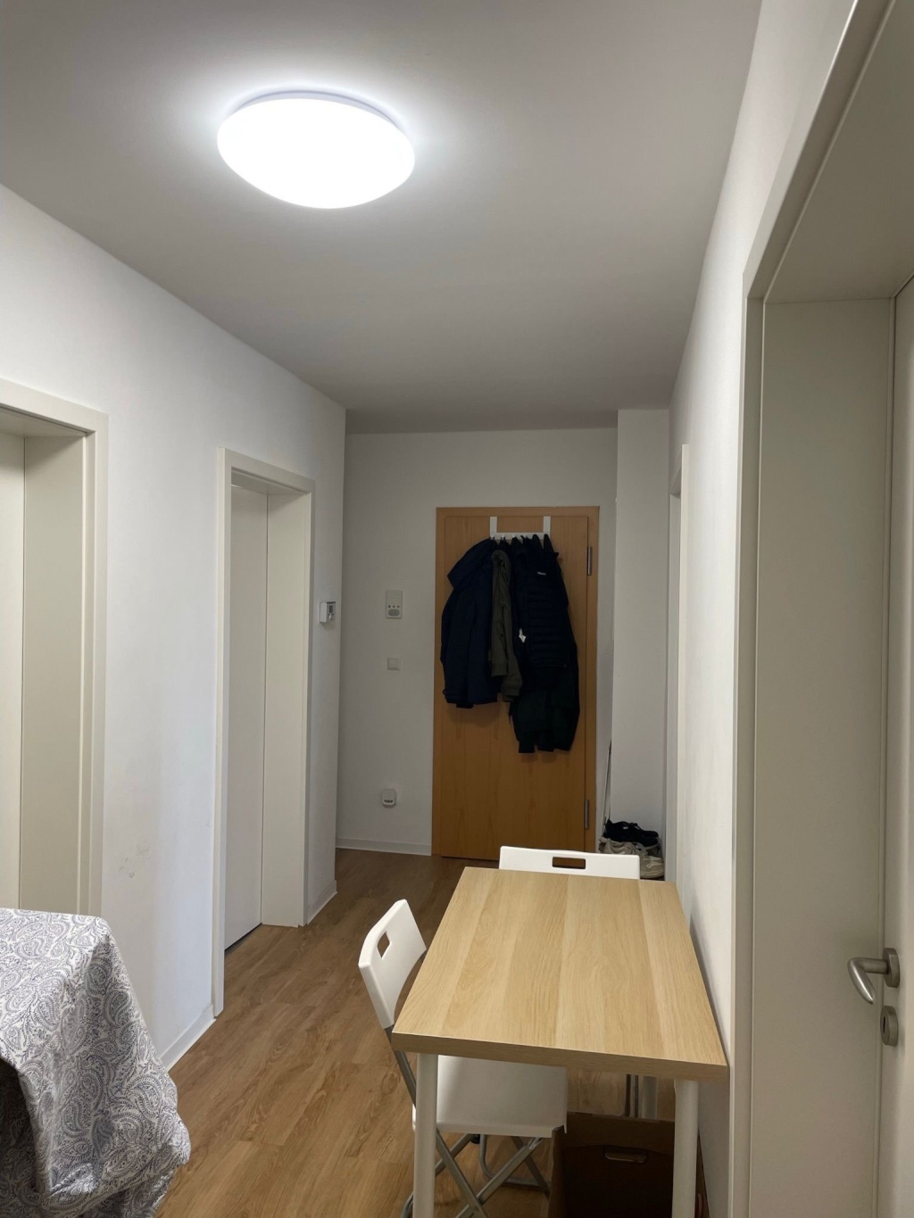 WG-Zimmer Zuffenhausen Sachsenstraße 25 - Flur (1)