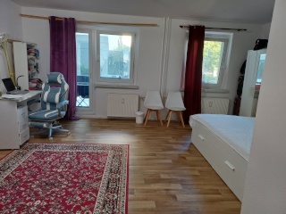 Cozy, fully furnished room in a 2-person shared apartment.