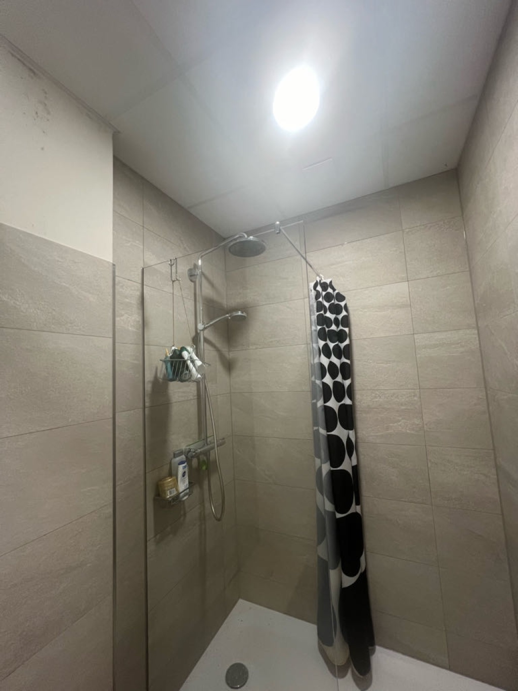 Habitación en WG Stadt Milchstraße 5 - Dusche im EG