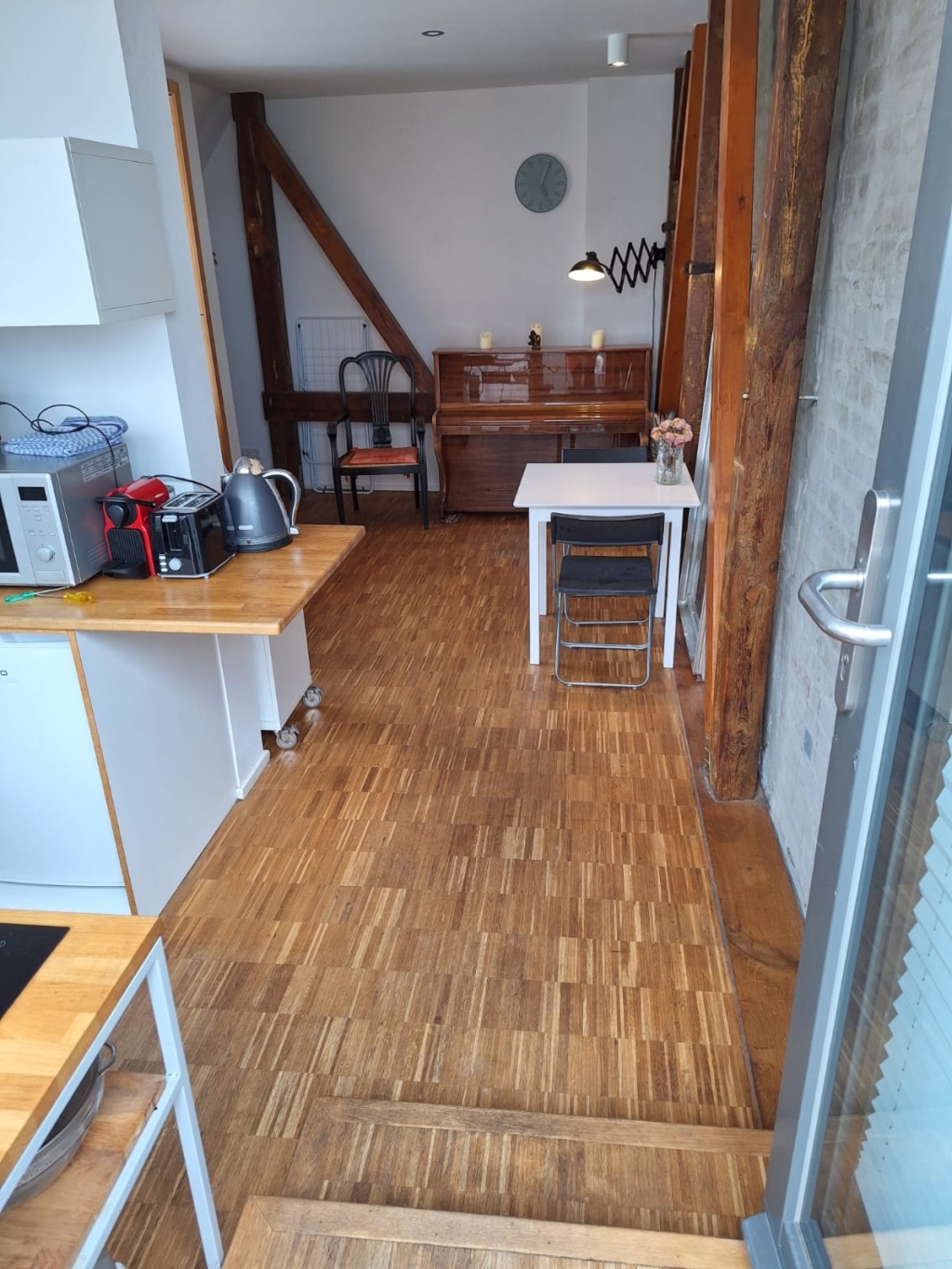 Sunny Top Floor Studio Fschain (short or long-term, mind. 3 Monate) – Jungstr 12, 10247 Berlin – Vorschaubild 2