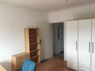 Anzeigenbild: Studenten aufgepasst! WG-Zimmer in Studentenwohnheim ab sofort zu vermieten!