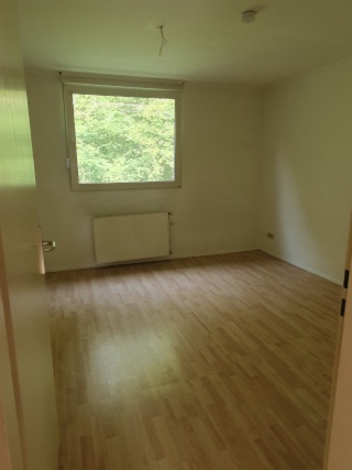 Anzeigenbild: Zimmer in 4er WG mit Blick ins Grüne