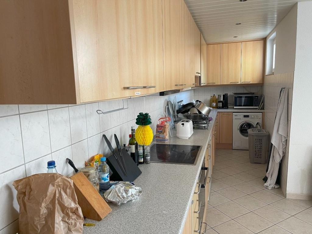WG-Zimmer Hohenheim Filderhauptstraße 159 - Küche mit Geschirrspüler und Waschmaschine