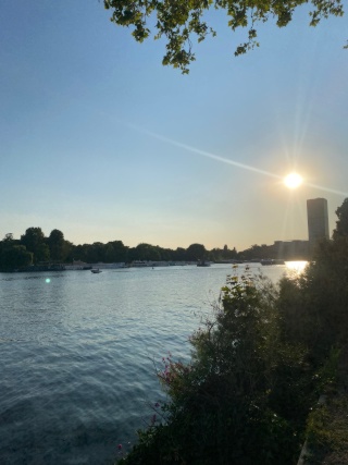 Zwischenmiete: Dachwohnung mit Terrasse über Berlin mit Spreeblick — photo 1