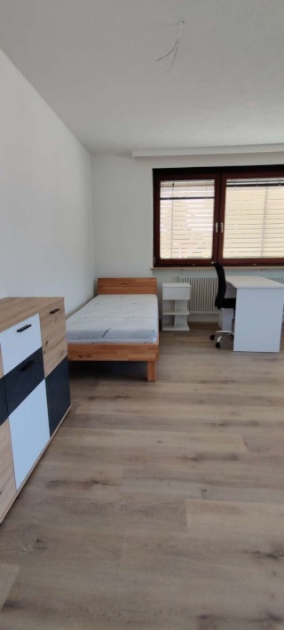 Anzeigenbild: Einzelzimmer in WG: saniert und voll möbliert!
