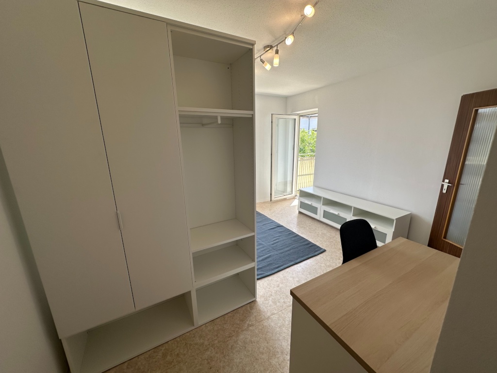1-Zimmer-Wohnung Bleiweiß Siegfriedstraße - Zimmer von Küche aus