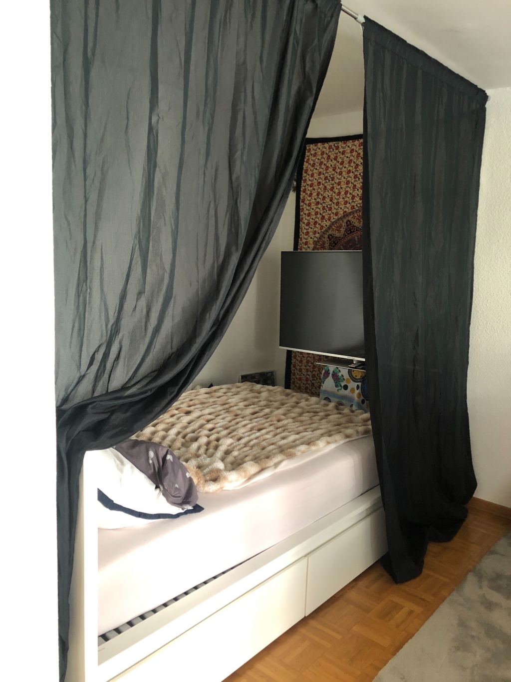 1-Zimmer-Wohnung Moabit Agricolastraße - Schlafbereich