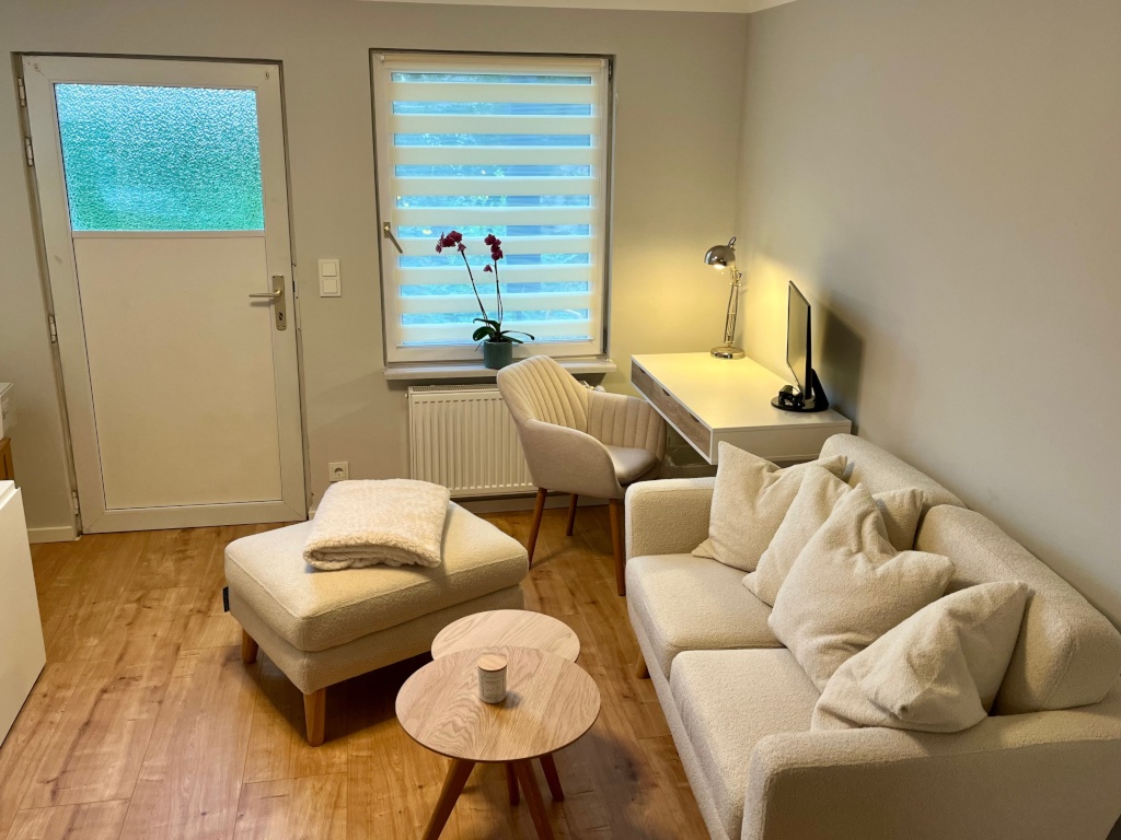 Helles voll möbliertes WG-Zimmer mit Terrasse und Garten an den Kaulsdorfer Seen – Foto 2
