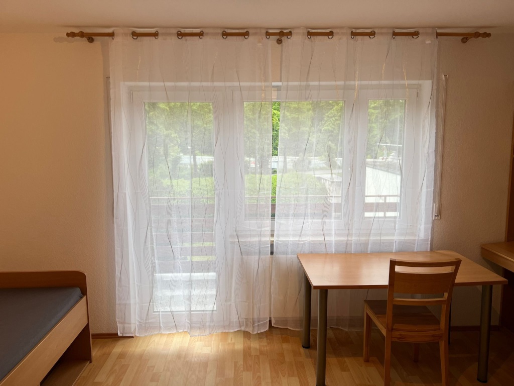 Habitación en WG J/ /Allach Wilhelm-Zwölfer-Str. 23 - Balkon-Suite 2