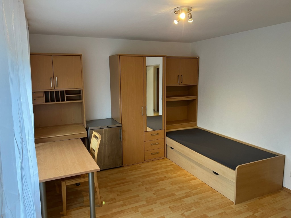 Habitación en WG J/ /Allach Wilhelm-Zwölfer-Str. 23 - Balkon-Suite 3